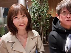 MAAN-903 Naughty Schoolgirls Tempt Voyeurs in Public Showers Seductively