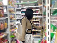 aoman22 Sizzling JAV Beauties with Plump Curves Enjoy Steamy Group Ecstasy