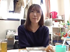 LULU-022 Sizzling Night-Seductive Beauty Reveals All in Intimate Showdown